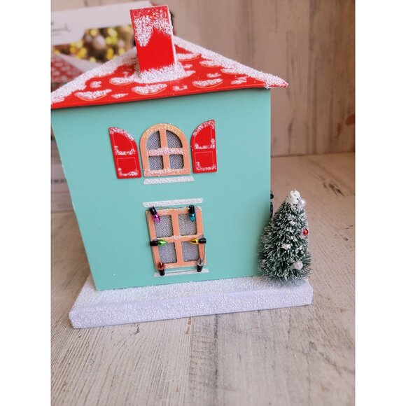 Hallmark Christmas Village toy store house light up Xmas decor - Picture 7 of 8